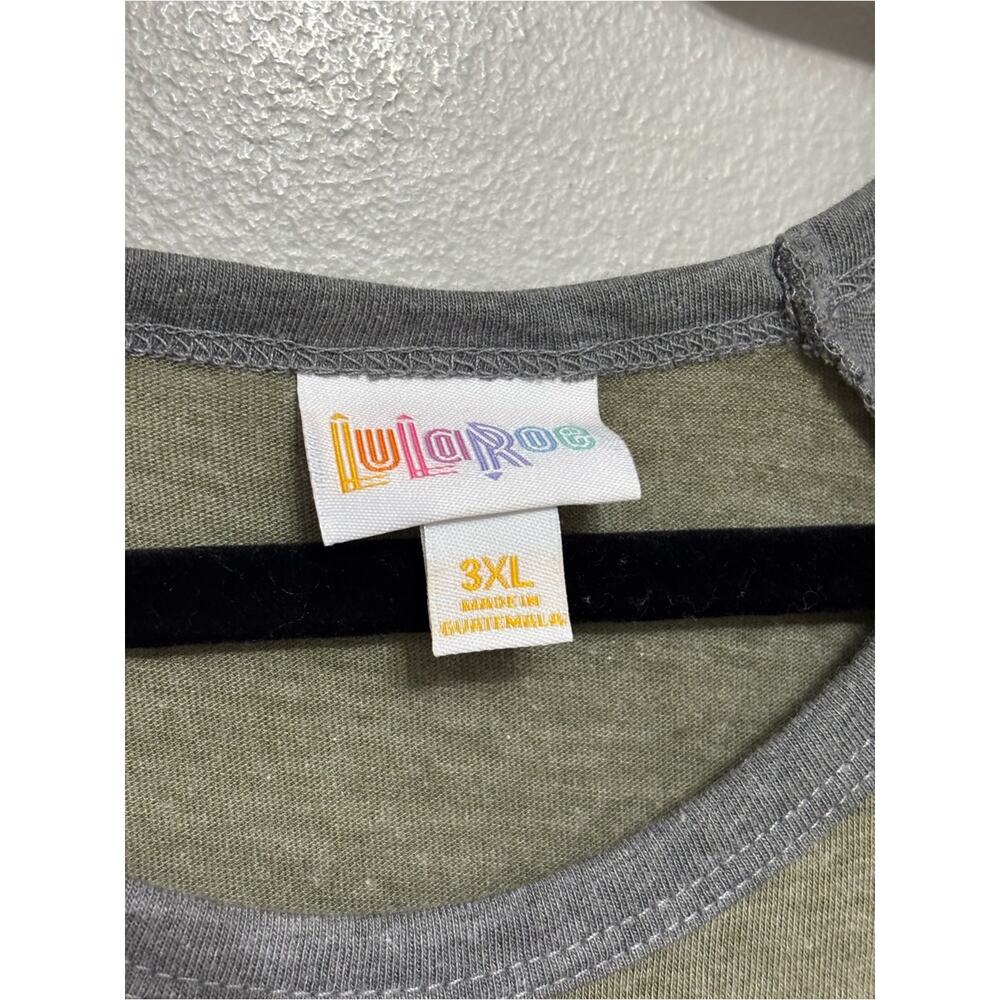 NEW LulaRoe Randy Baseball Tee Gray and Green - Size 3X - Picture 3 of 5